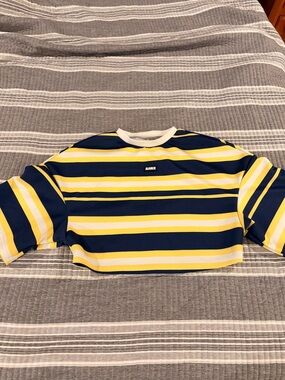 NWOT AiiRZ Women’s XL Navy & Yellow Striped Crop Tee